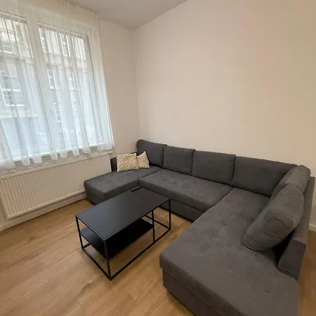 The Blue Church Family Old Town Self Check-in 6 Guest 布拉迪斯拉发